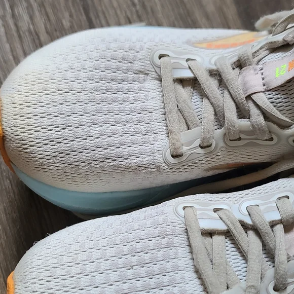 Brooks Women’s Lightweight Neutral Running Shoe - Pale Pink - Picture 8 of 9